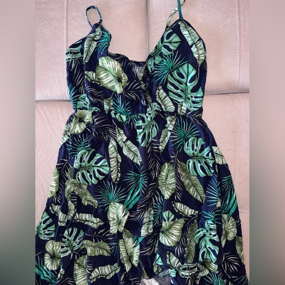 Tropical Leaf V-Neck Spaghetti Strap Dress - Picture 3 of 7